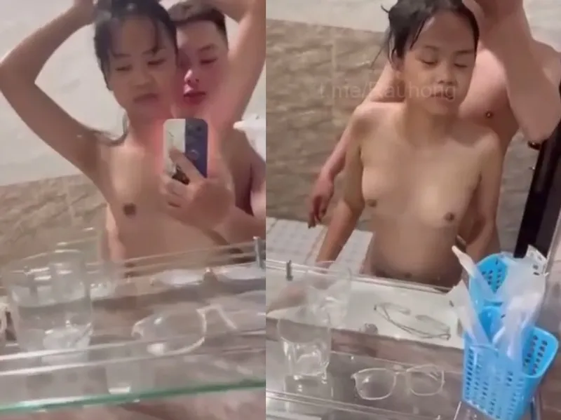 Mảnh khảnh em cùng anh người yêu đụ trước gương quay kỉ niệm